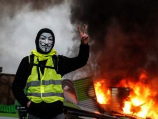 أول رد للسترات الصفراء على خطاب ماكرون缩略图