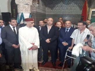 هشام الصغير  يتكلف بإصلاح و فتح الأبواب بالملعب البلدي بوجدة مجانا缩略图