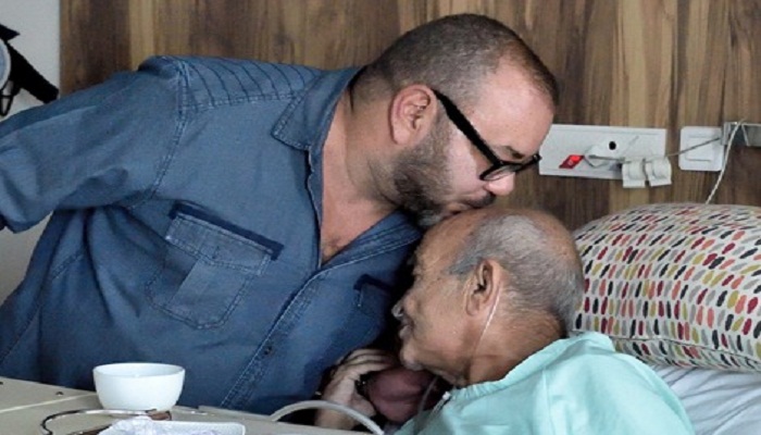 سمو انسان ورفعة قائد كبير يقبل رأس كبير缩略图 سمو انسان ورفعة قائد كبير يقبل رأس كبير缩略图