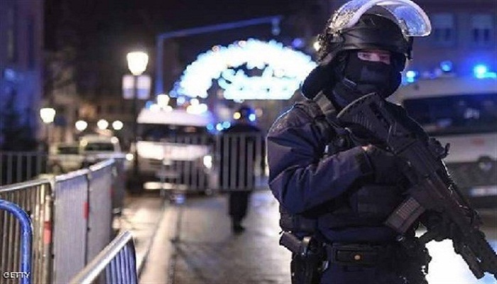 هجوم ستراسبورغ.. فرنسا تمنع الإحتجاجات وتعتقل 4 من أقرباء المنفذ缩略图 هجوم ستراسبورغ.. فرنسا تمنع الإحتجاجات وتعتقل 4 من أقرباء المنفذ缩略图