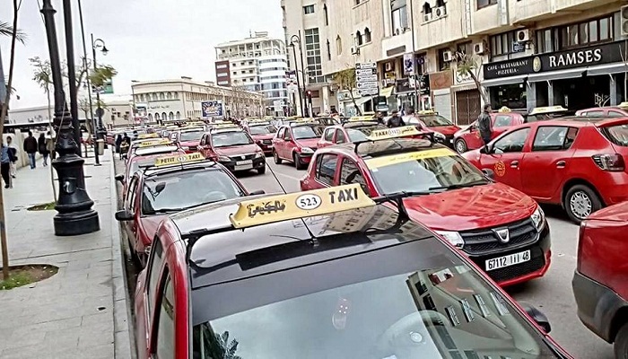وجدة : الطاكسيات الصغيرة تدخل يومها الأول من الإضراب缩略图 وجدة : الطاكسيات الصغيرة تدخل يومها الأول من الإضراب缩略图