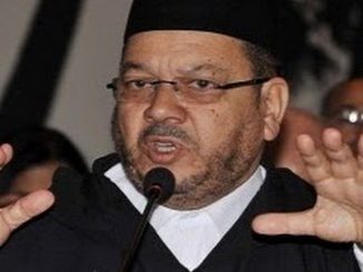 العلامة مصطفى بنحمزة يدعو صحفيي وجدة إلى التماسك والكف عن تبادل الاتهامات缩略图