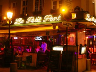 رسالـــة بــاريــــسْ  (3 ): مــقهــى وطــلــبـة وشــواهــد عــلــيــا … !!!缩略图