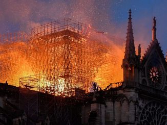 هل احتراق كنيسة باريز كان تحقيقا لأكبر صفقة عقارية في أوروبا؟缩略图