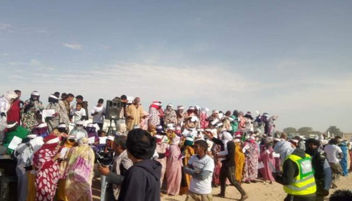 مئات المحتجزين ينظمون إلى الاحتجاجات بتندوف缩略图 مئات المحتجزين ينظمون إلى الاحتجاجات بتندوف缩略图