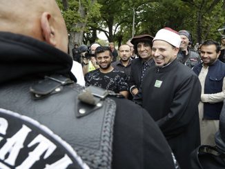 رغم كورونا.. نيوزيلنديون يجدون طرقا مؤثرة لإحياء ذكرى مجزرة المسجدين (فيديو)缩略图