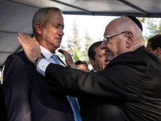 عجز الديمقراطية في اسرائيل .. ترغم الرئيس على اعادة كتاب تشكيل الحكومة إلى الكنيست缩略图