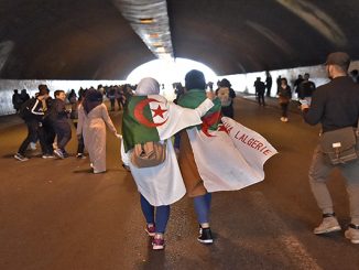 أوضاع داخلية قاتمة و تحذيرات من تجاهل الجزائر تبعات مواجهة وباء كورونا  !!缩略图