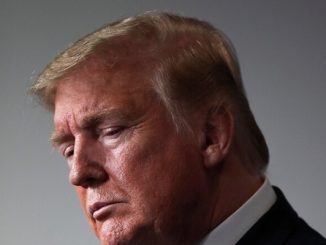 بعد تصريحه المثير للجدل حول المعقمات.. ترامب يبتعد عن الأضواء缩略图