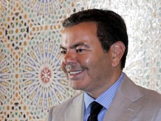 الأمير مولاي رشيد يمنح عائلة الراعي ضحية الفرنسي قطيعا من الأغنام الصنف الممتاز缩略图