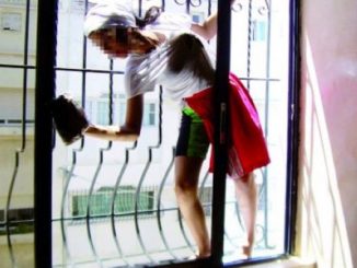 قانون العمال والعاملات المنزليين يدخل حيز التنفيذ والتصريح إلزامي缩略图