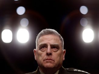 رئيس هيئة الأركان الأمريكية يعتذر لمشاركته في تجول ترامب أمام البيت الأبيض بعض فض المظاهرات缩略图