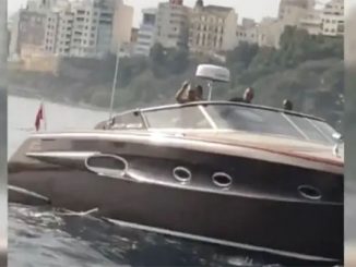 الملك محمد السادس في يخته مجددا بمياه سبتة..缩略图