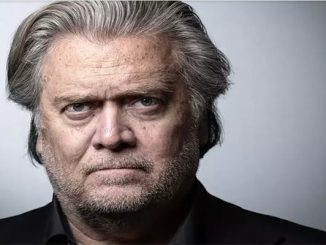 توقيف مساعد ترامب السابق ستيف بانون بتهمة اختلاس أموال من متبرعين缩略图