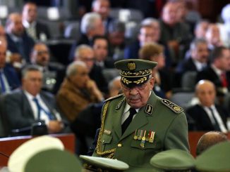 صحيفة: منع نجلي رئيس الأركان الجزائري الراحل من مغادرة البلاد缩略图