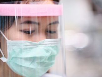 دراسة طبية.. القناع البلاستيكي ليس بديلا جيدا للكمامة الواقية缩略图