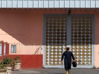 السجون تقرر توقيف الزيارات العائلية ابتداء من الثلاثاء بسبب كورونا缩略图