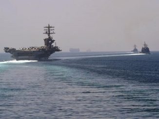 لأول مرة منذ 10 أشهر.. حاملة طائرات أمريكية تدخل إلى مياه الخليج缩略图