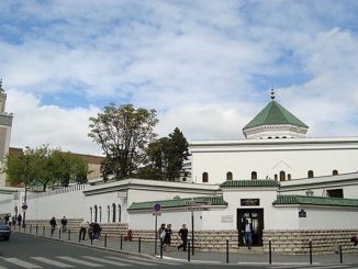 سابقة: أئمة مسجد باريس الكبير سيقرأون عقب صلاة الجمعة نشيد الجمهورية الفرنسية缩略图