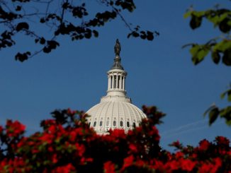 الكونغرس يدرس مشروع قانون يلزم الرئيس بالتشاور مع إسرائيل قبل تصدير السلاح للشرق الأوسط缩略图