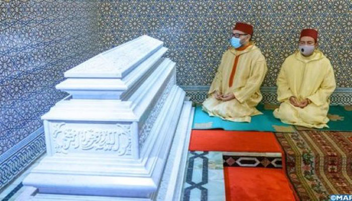 أمير المؤمنين يترحم على روح المغفور له الملك الحسن الثاني طيب الله ثراه缩略图 أمير المؤمنين يترحم على روح المغفور له الملك الحسن الثاني طيب الله ثراه缩略图