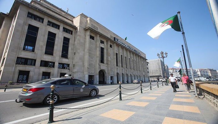 برلمان الجزائر يصادق على إصلاح اقتصادي يسمح للأجانب بتملك كامل لمشروعات محددة缩略图 برلمان الجزائر يصادق على إصلاح اقتصادي يسمح للأجانب بتملك كامل لمشروعات محددة缩略图