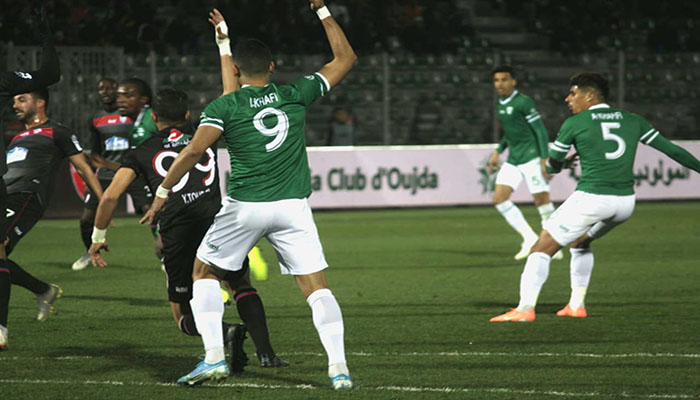 المولودية ينهي معسكره الاعدادي بهزيمة امام المنتخب المحلي وغضب الجمهور بسبب اعتزام المكتب التخلي عن ركائز الفريق缩略图 المولودية ينهي معسكره الاعدادي بهزيمة امام المنتخب المحلي وغضب الجمهور بسبب اعتزام المكتب التخلي عن ركائز الفريق缩略图