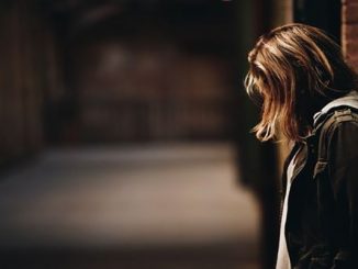 تفاصيل اول حكم قضائي بالمغرب ينصف فتاة تعرضت للعنف النفسي缩略图