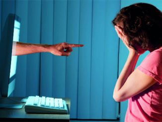 الحبس والتعويض ضد متهم بالتشهير والتحرش الجنسي缩略图