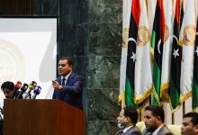 الحكومة الليبية تؤدي اليمين أمام مجلس النواب في طبرق بحضور عدد من السفراء缩略图 الحكومة الليبية تؤدي اليمين أمام مجلس النواب في طبرق بحضور عدد من السفراء缩略图