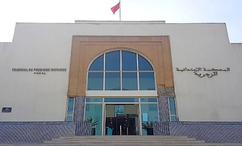 المحكمة الزجرية بعين السبع تدين ”عصابة صحافيي الابتزاز” بالحبس النافذ缩略图 المحكمة الزجرية بعين السبع تدين ”عصابة صحافيي الابتزاز” بالحبس النافذ缩略图