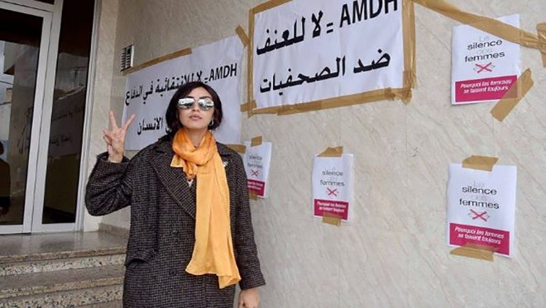 حفصة بوطاهر تكرم وفادة الجامعي برد مختصر مفيد… رياضة ركوب الأمواج خطيرة على الهواة