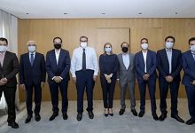 سفينة فنانين تجنح عن مرفأ الإبداع وترسو فوق رمال السياسية المتحركة缩略图