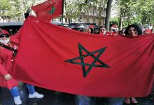 المخابرات المغربية تـكـشـف تـسـلـل ” بَــنْ بَـطـّـوشْ ” إلى داخـل إسبانيا، والمغاربة يحاصـرونه أمام سـفـاراتها في الخـــــــــــارج !缩略图