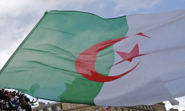 الجزائر تقرر وضع قائمة لـ”لأشخاص والكيانات الإرهابية缩略图 الجزائر تقرر وضع قائمة لـ”لأشخاص والكيانات الإرهابية缩略图