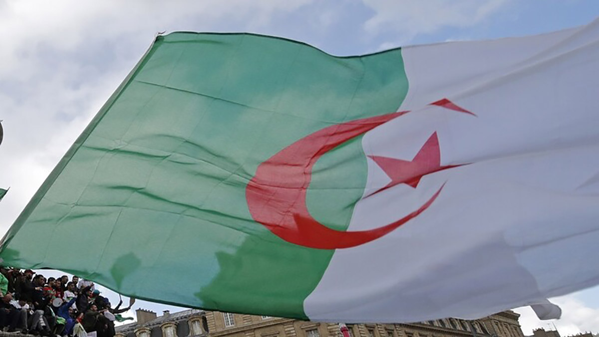 الجزائر تقرر وضع قائمة لـ”لأشخاص والكيانات الإرهابية缩略图