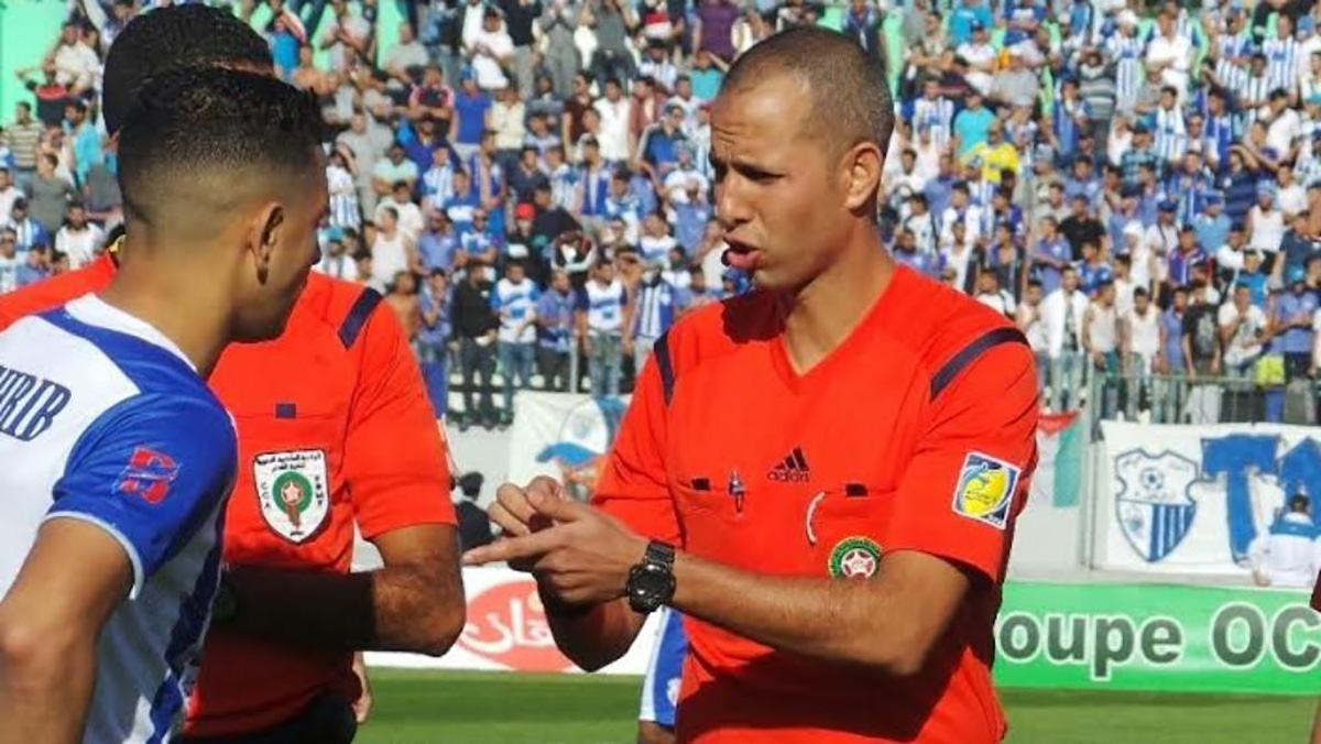 الحكم ” بلوط ” يثير جدلا في مباراة نهضة بركان والمولودية缩略图