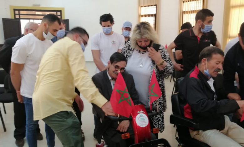 وجدة .. تكريم ولا أروع لعميد المنتخب الوطني سابقا الطاهري والفنان بنعيسى缩略图 وجدة .. تكريم ولا أروع لعميد المنتخب الوطني سابقا الطاهري والفنان بنعيسى缩略图