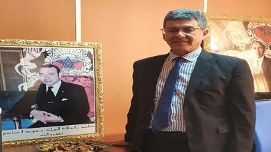 تهنئة مدير غرفة الصناعة التقليدية بوجدة السيد عبد الناصر بودشيش لمنحه وسام ملكي缩略图