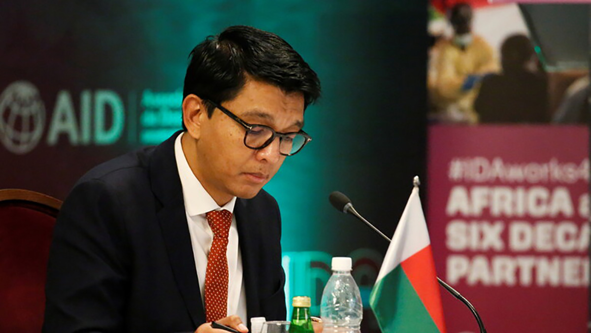 الرئيس أندريه راغولينا