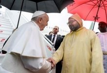 الملك يهنئ البابا فرانسيس على نجاح العملية الجراحية