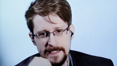 سنودن: على “مجموعة NSO” الإسرائيلية مسؤولية جنائية عن حوادث قتل واعتقالات وتصنت على الهواتف缩略图 الموظف السابق في الاستخبارات الأمريكية إدوارد سنودن