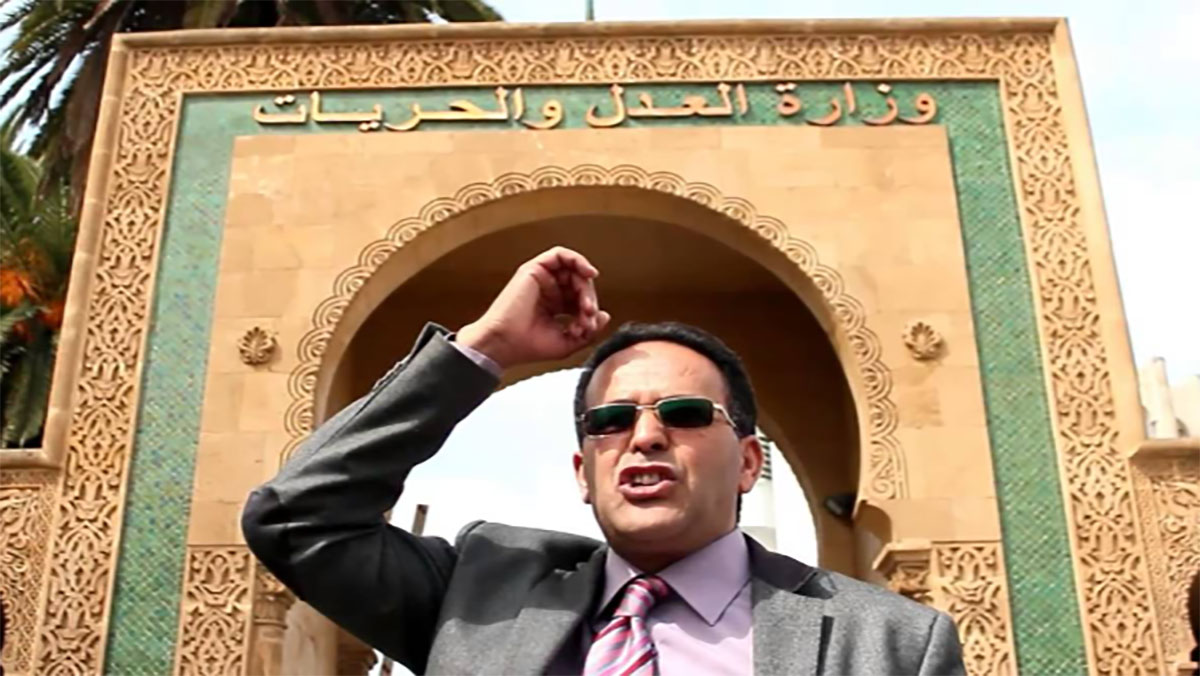 مفسدين وناهبين للمال العام