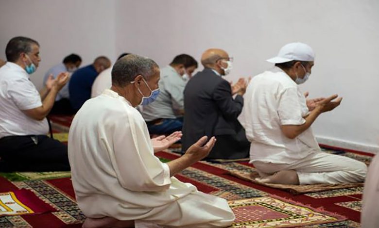 الأوقاف تخبر القيمين الدينيين بعدم إقامة صلاة العشاء في المساجد缩略图 عدم إقامة صلاة العشاء في المساجد