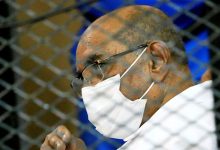 السودان يقرر تسليم عمر البشير