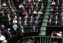 البرلمان البولندي يقر قانونا يمنع إعادة ممتلكات اليهود الذين قتلوا في الهولوكوست إلى ذويهم缩略图 البرلمان البولندي يقر قانونا يمنع إعادة ممتلكات اليهود الذين قتلوا في الهولوكوست إلى ذويهم缩略图