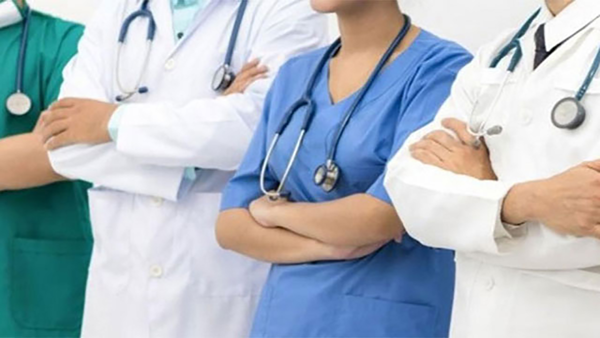 مجلس الحكومة يصادق على مشروعي مرسومين يتعلقان بمزاولة مهنة الطب缩略图