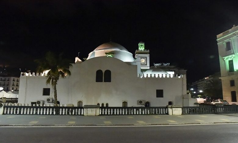 الجزائر.. العثور على جثة إمام مسجد متفحمة بعد يومين من اختفائه缩略图 الجزائر.. العثور على جثة إمام مسجد متفحمة بعد يومين من اختفائه缩略图