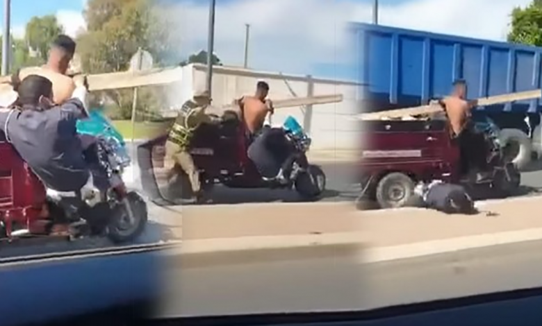 قاما بسحل شرطي .. توزيع 30 سنة سجنا نافذة على سائق “تريبورتور” ومرافقه缩略图 قاما بسحل شرطي .. توزيع 30 سنة سجنا نافذة على سائق “تريبورتور” ومرافقه缩略图