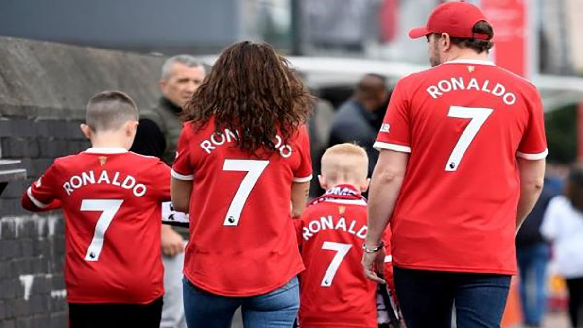 قميص رونالدو الاكثر مبيعا في التاريخ缩略图